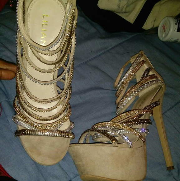 HEELS - Picture 2 of 2